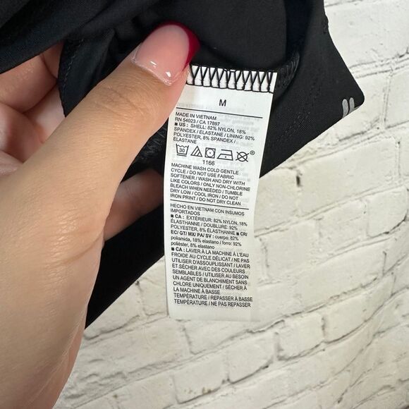 Old Navy Active Charcoal Top Medium - Picture 5 of 6